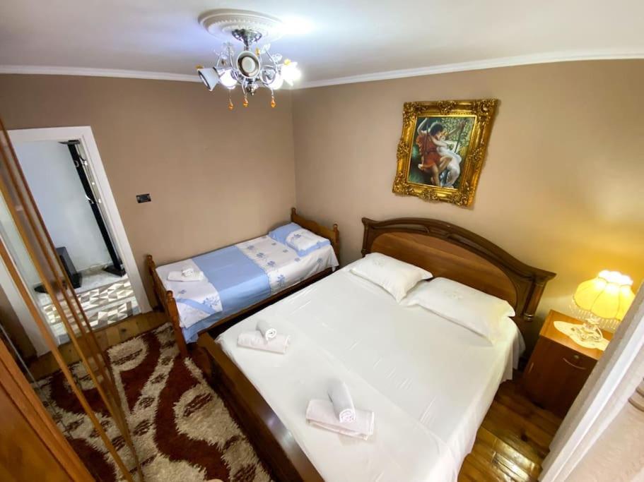 Kasmi Home Kruje Luaran gambar